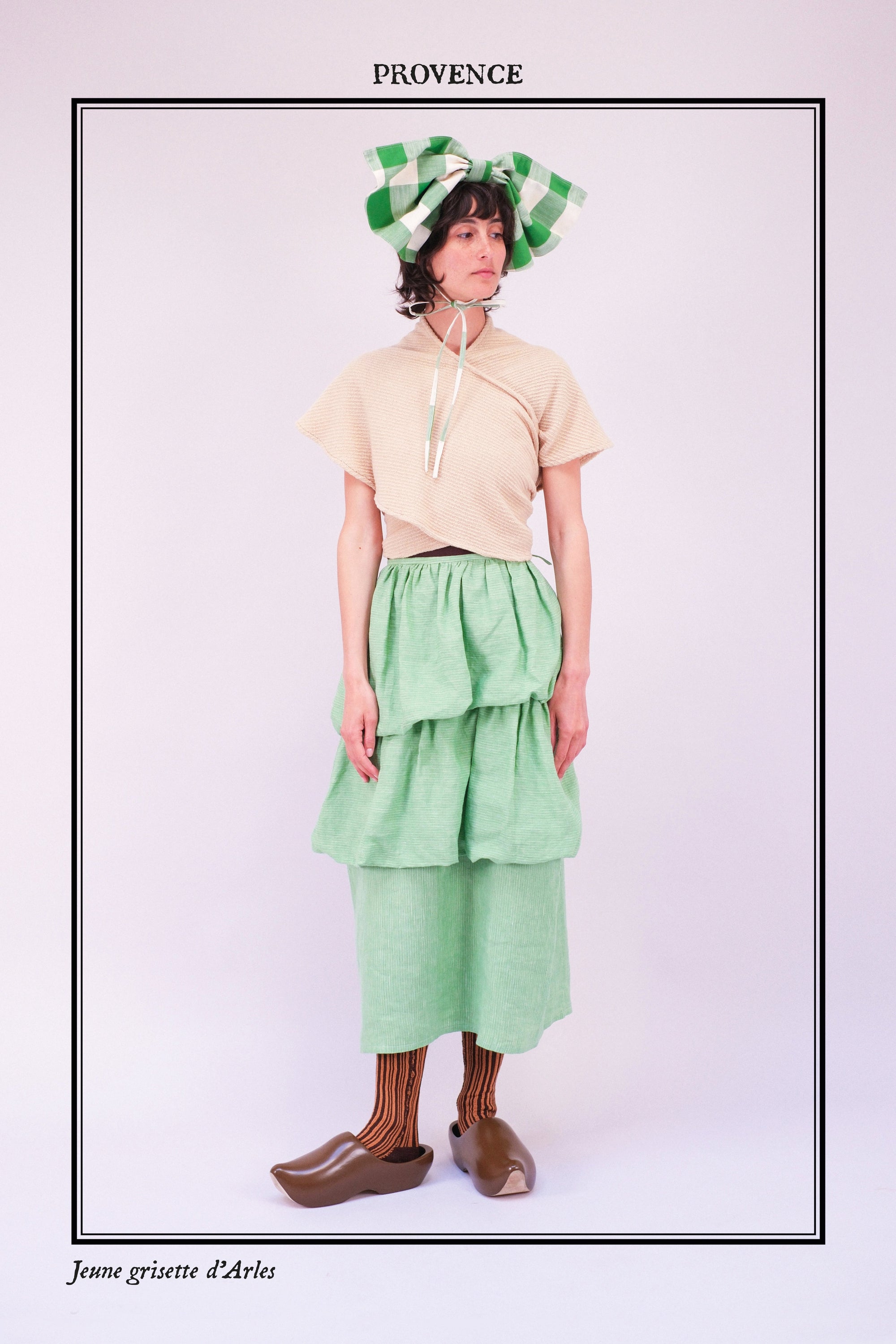 Provence - Jeune grisette d'Arles