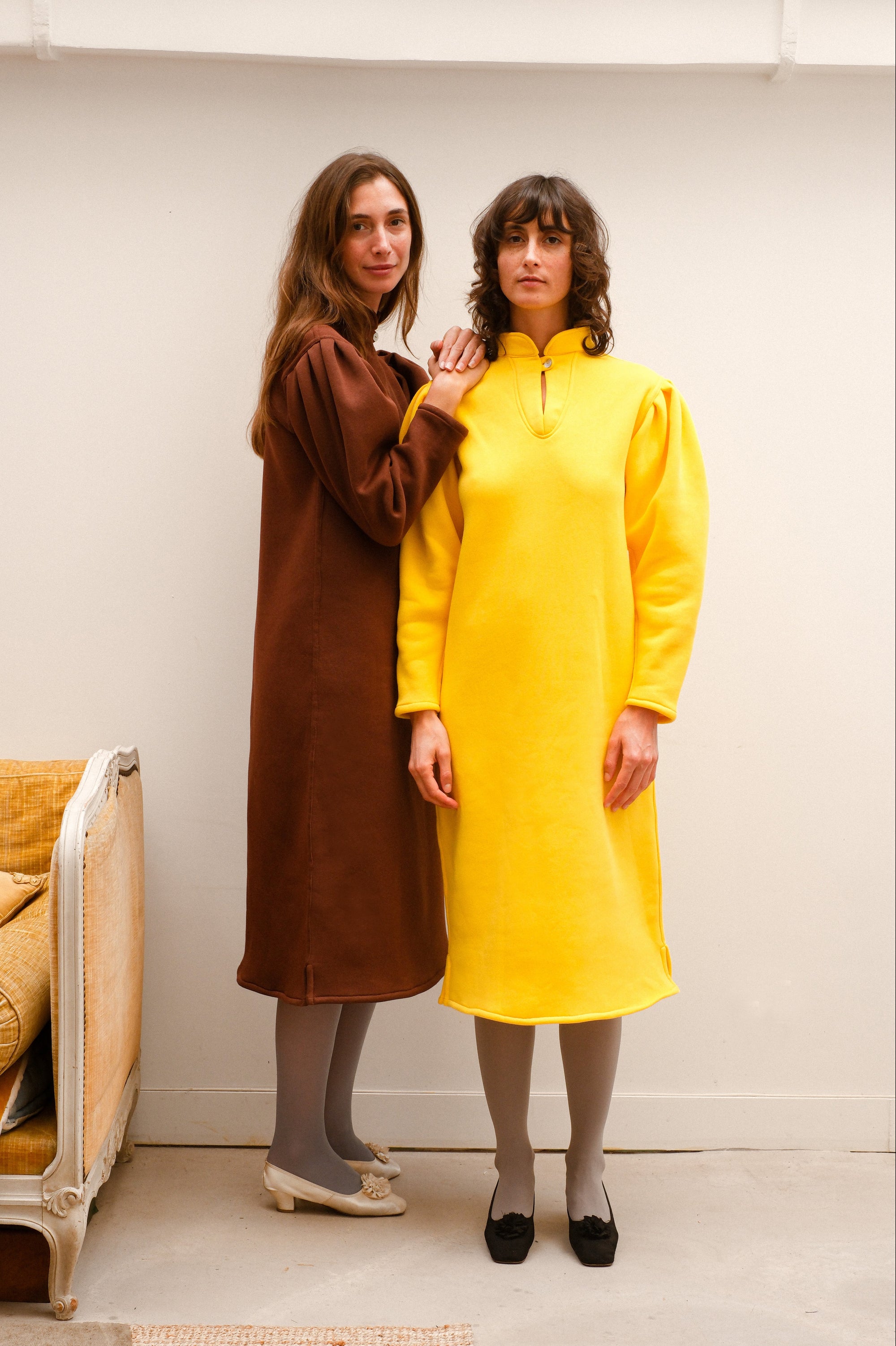 Robe Gigot, yellow or brown