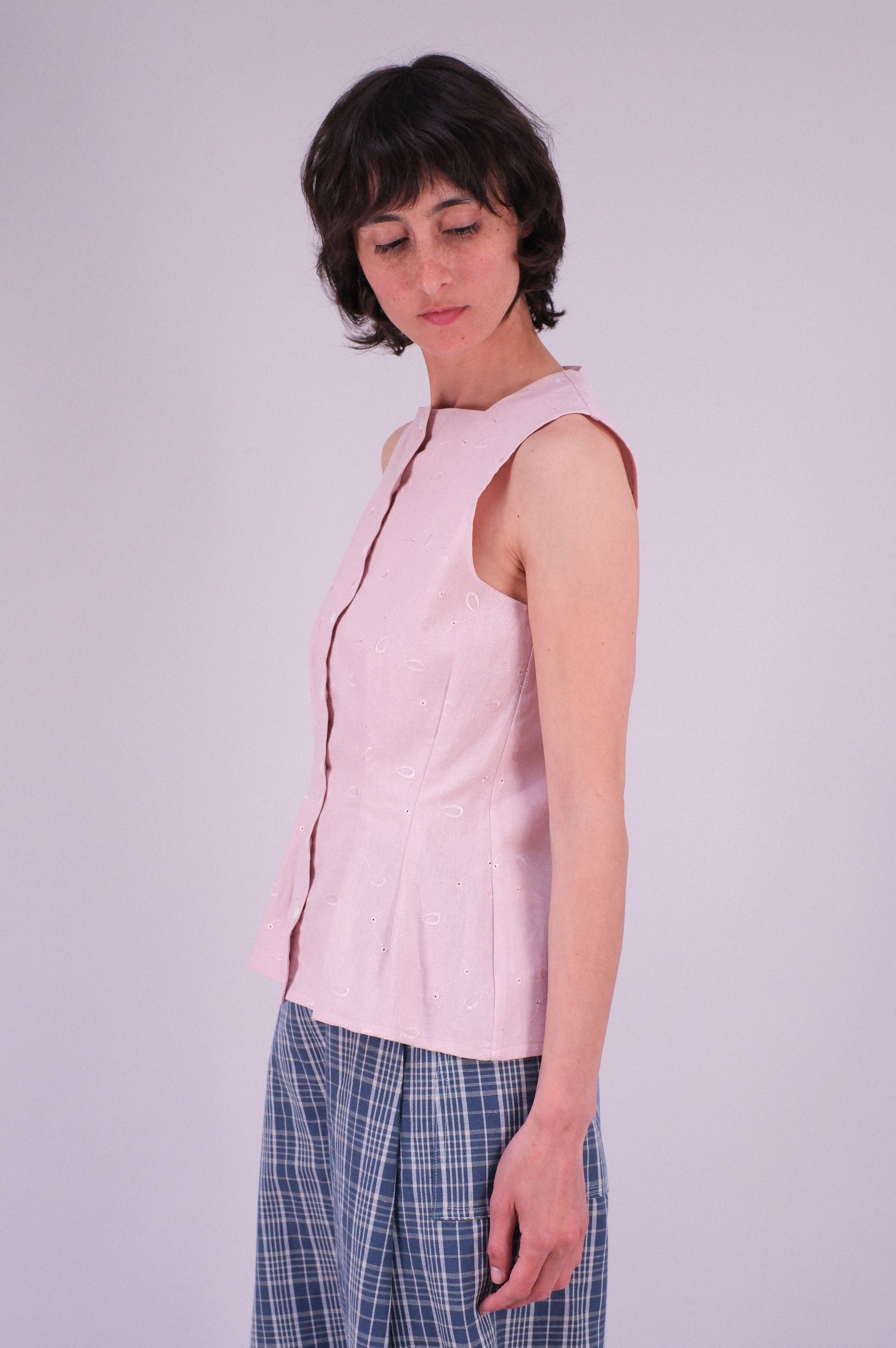 Juste, en broderie