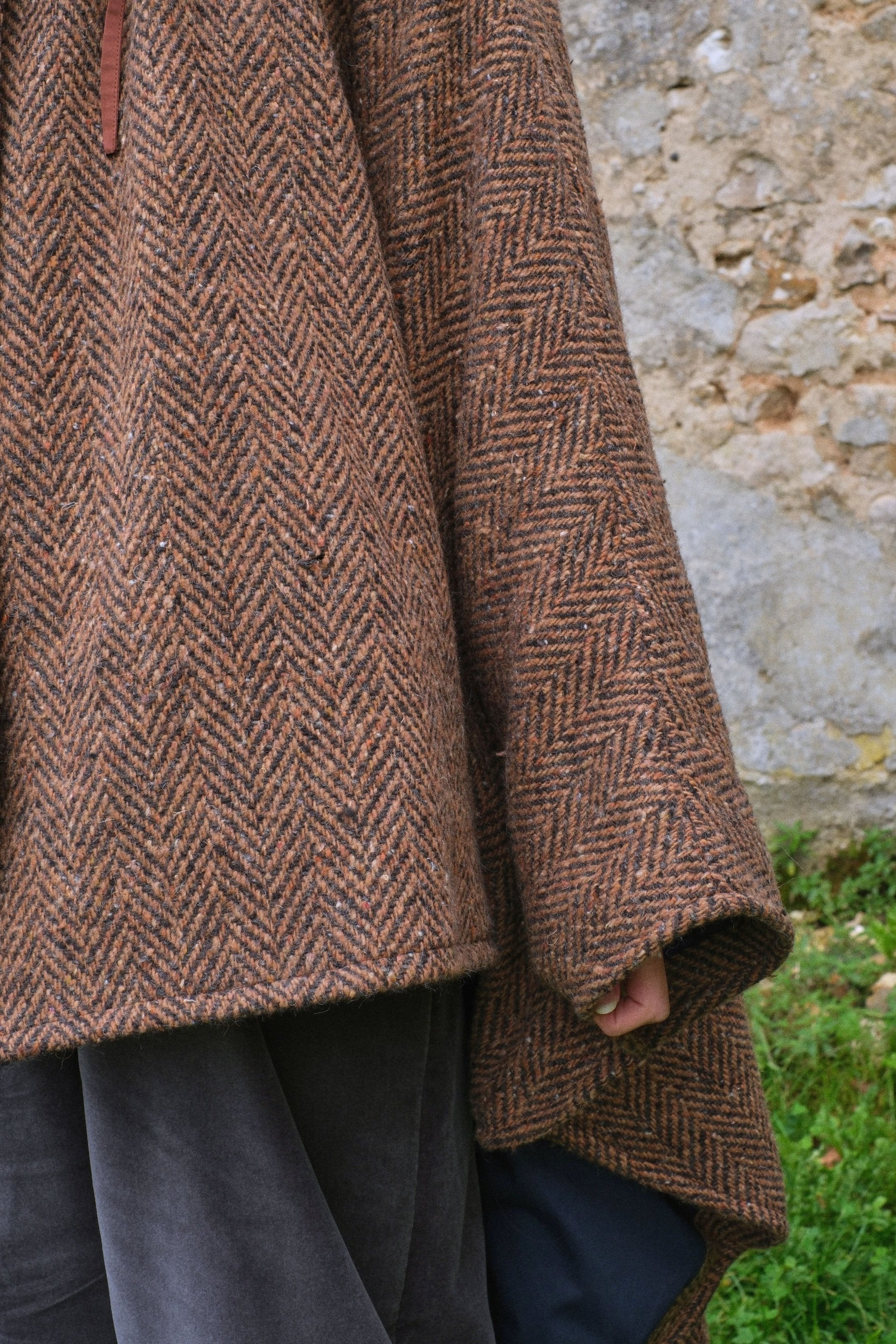 Mandlie Cape, tweed - Bourgine