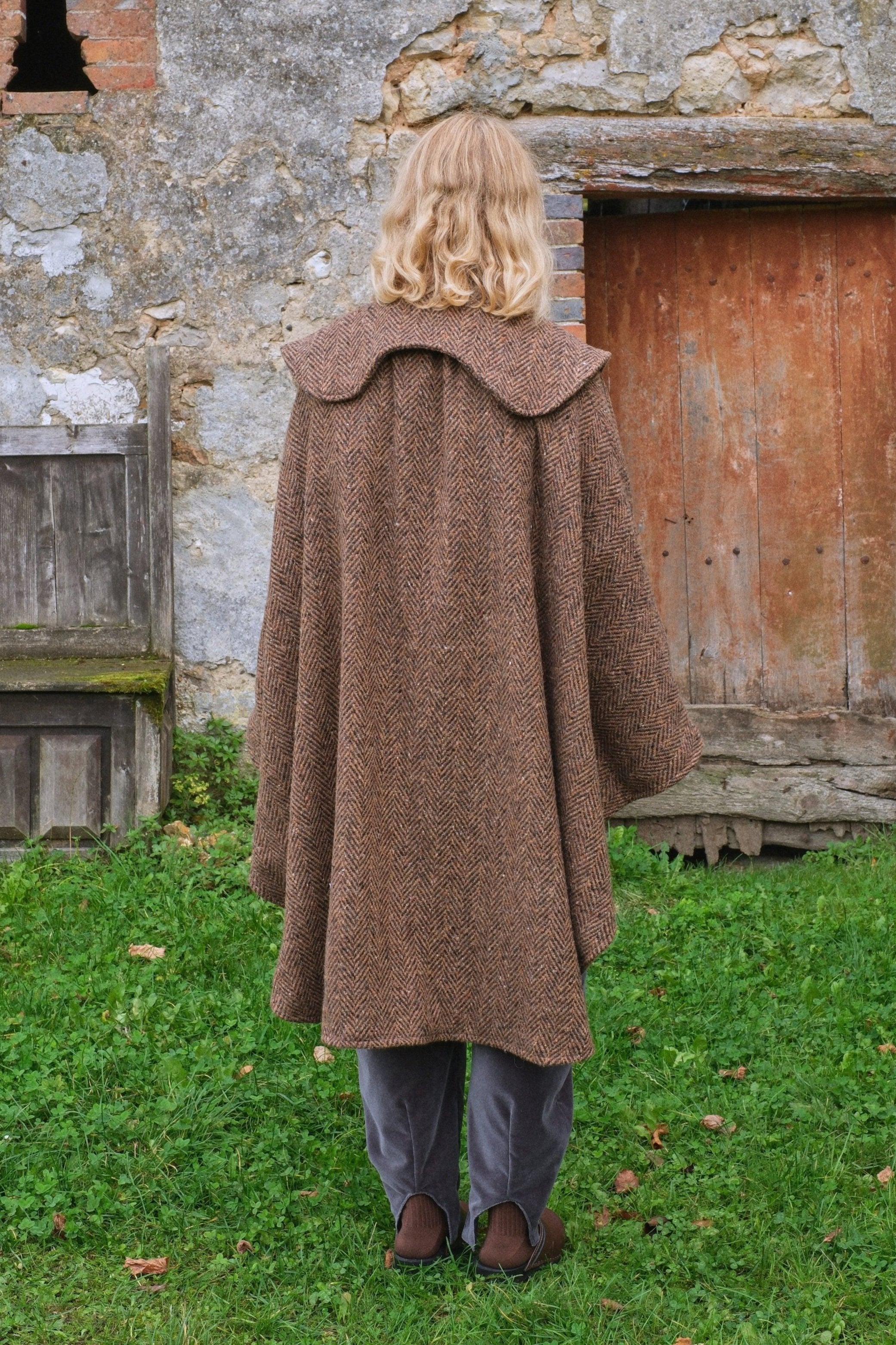 Mandlie Cape, tweed - Bourgine