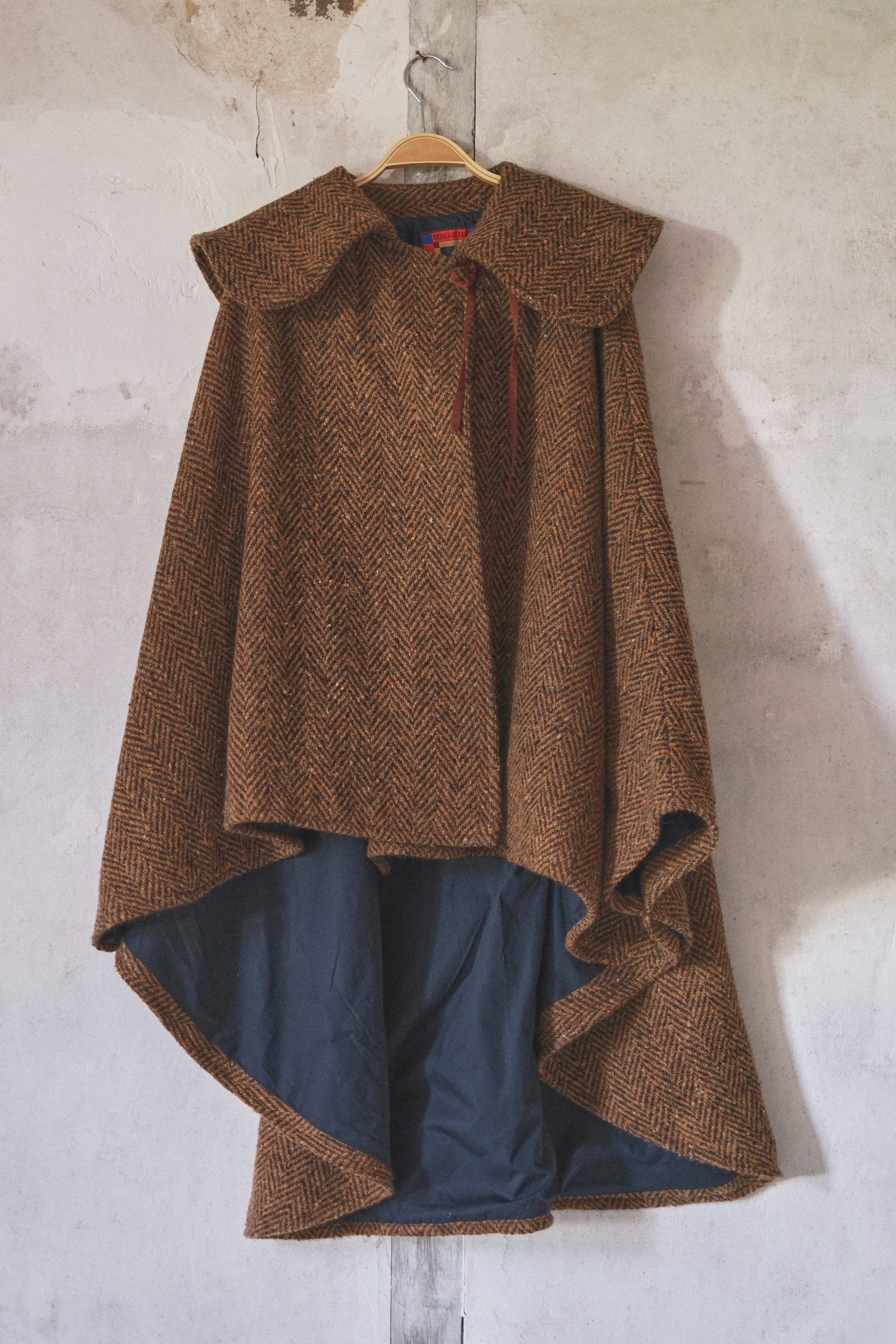 Mandlie Cape, tweed - Bourgine