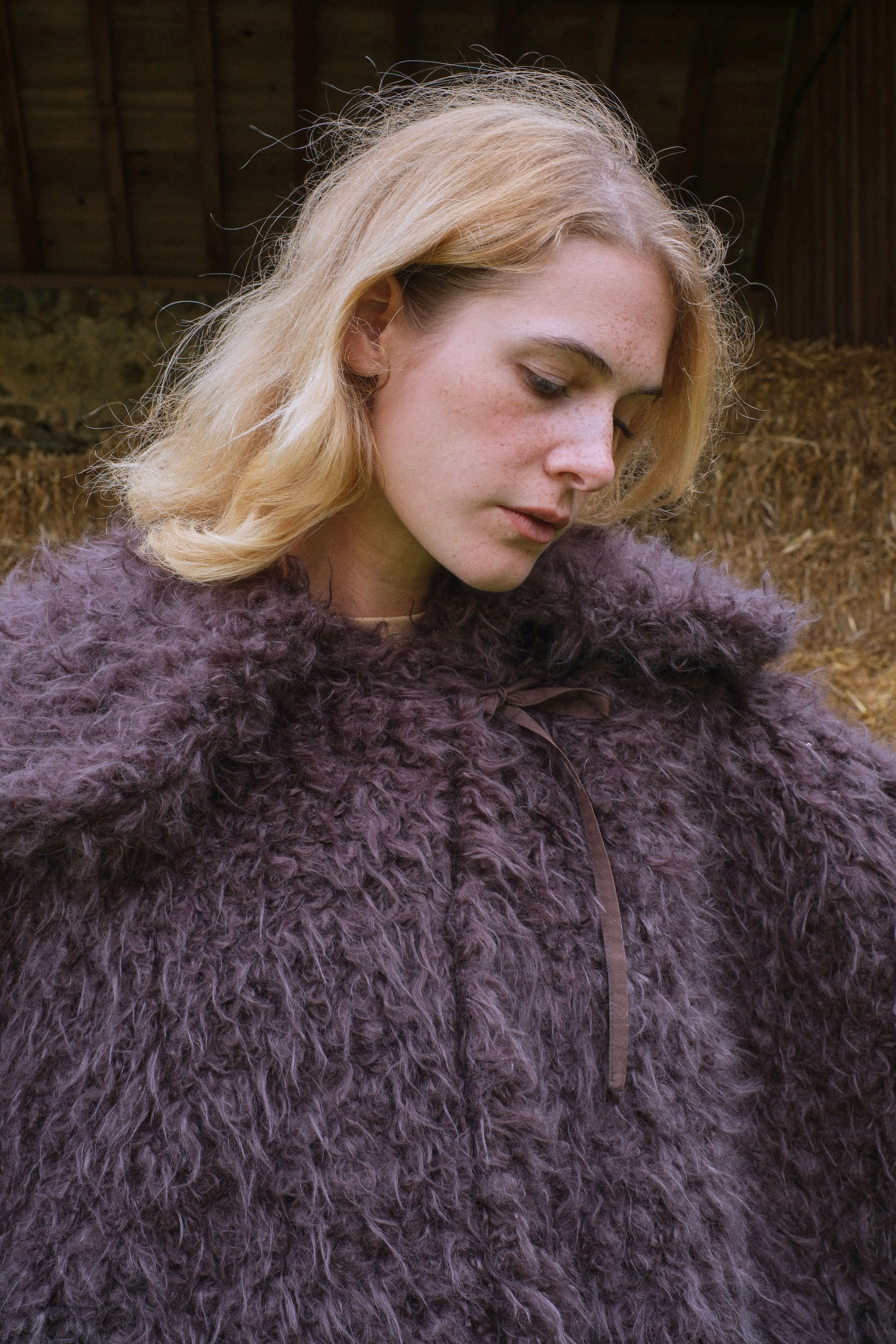 Mandlie Mini Cape, faux fur - Bourgine