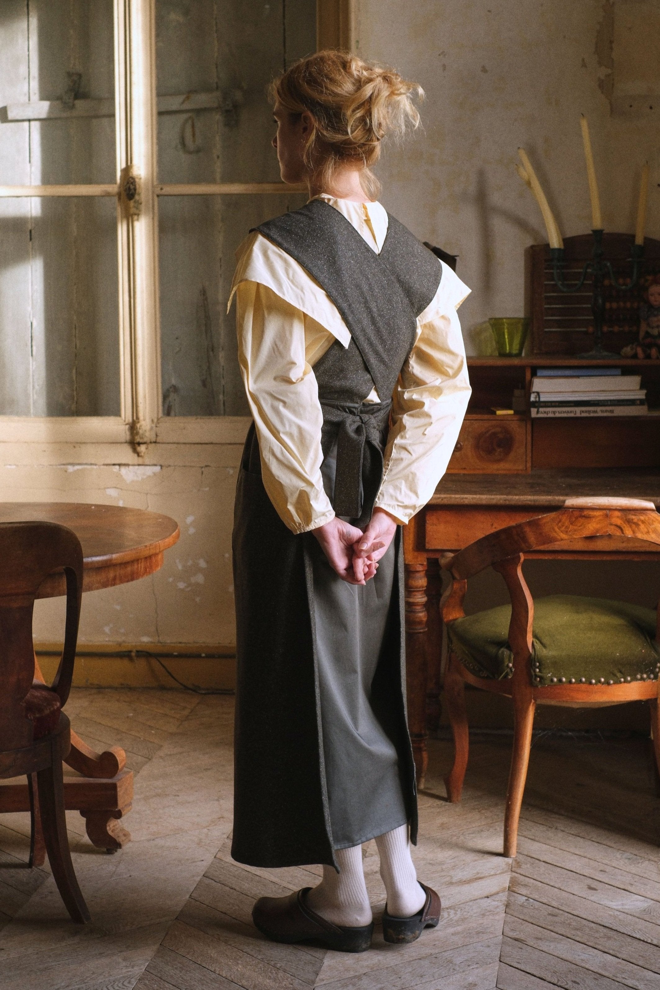 Robe Alcott, wool - Bourgine